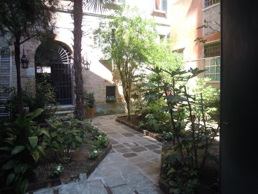 La Residenza 818 Hotel Venice Exterior photo