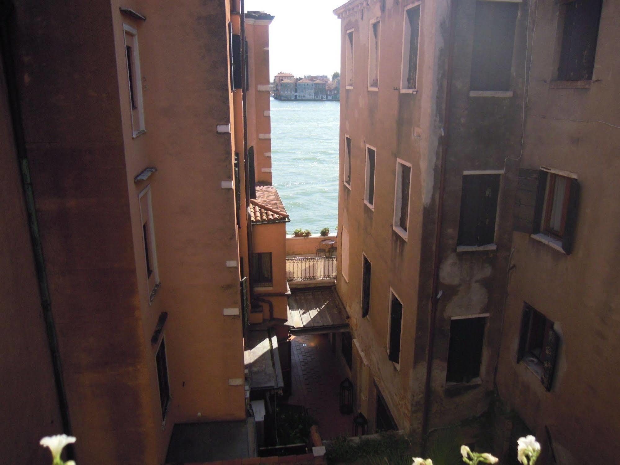 La Residenza 818 Hotel Venice Exterior photo