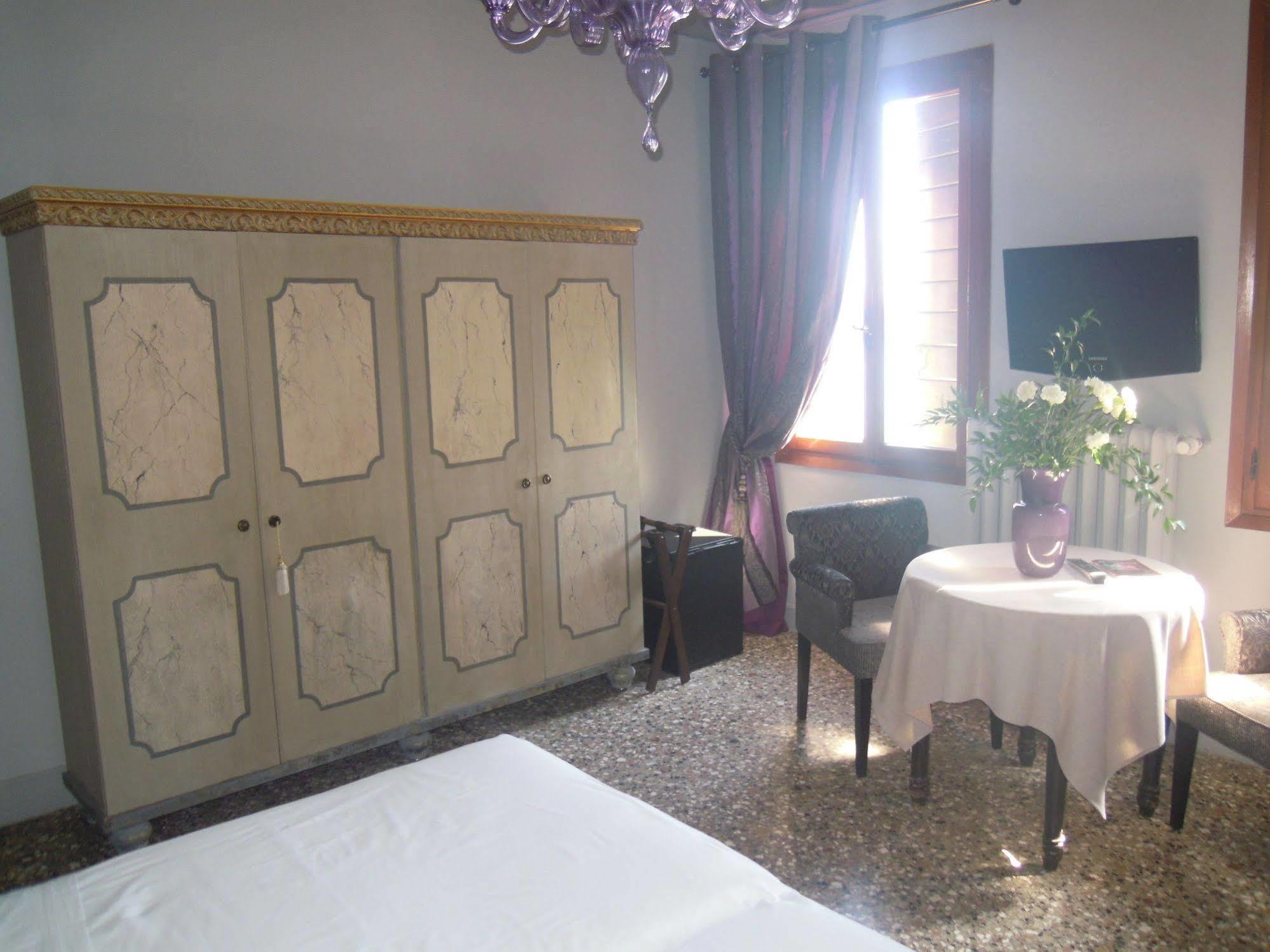 La Residenza 818 Hotel Venice Exterior photo