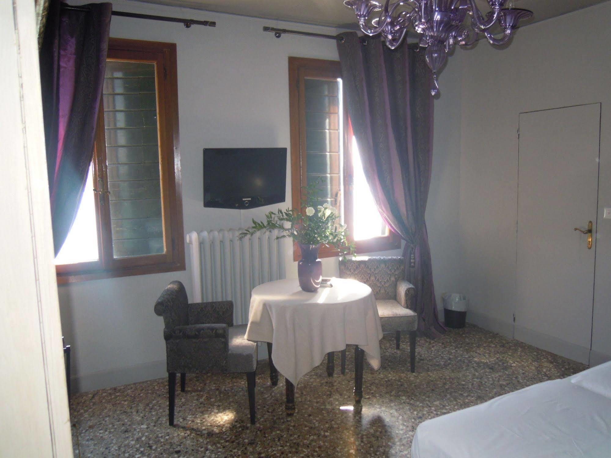 La Residenza 818 Hotel Venice Exterior photo