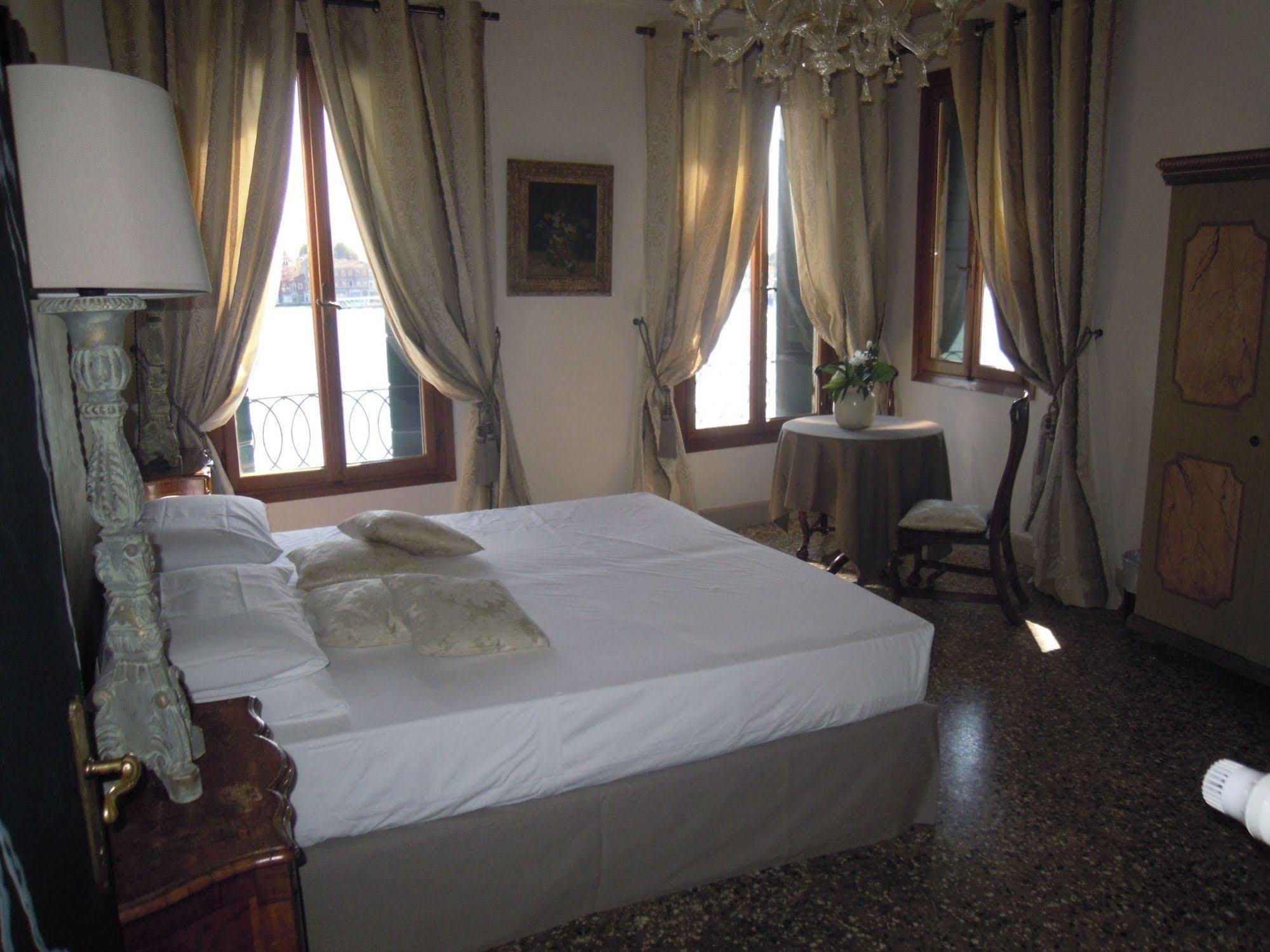 La Residenza 818 Hotel Venice Exterior photo